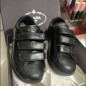 Unisex shoes Prada size 8c (24)